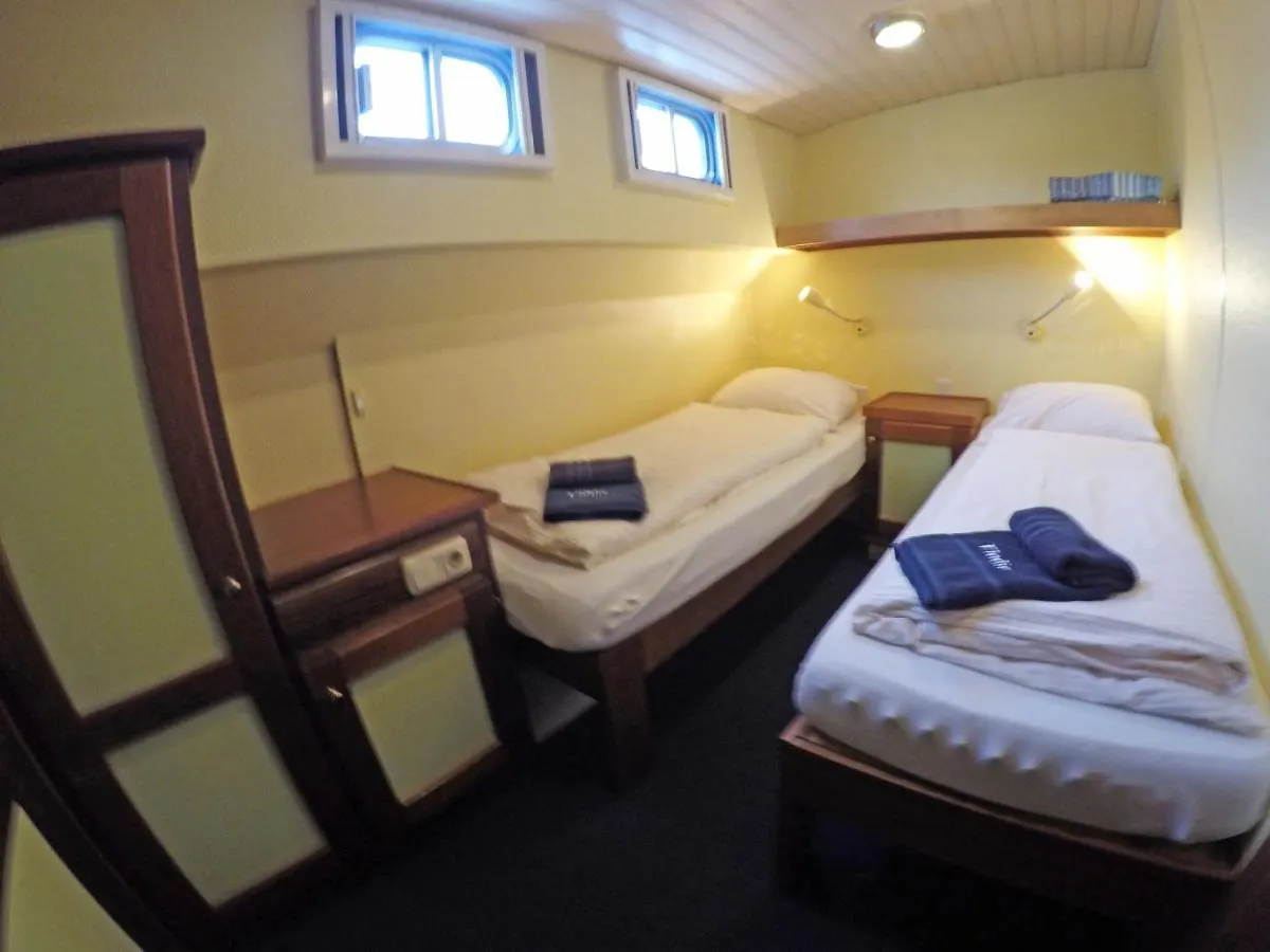 Botel Elodie Amsterdam