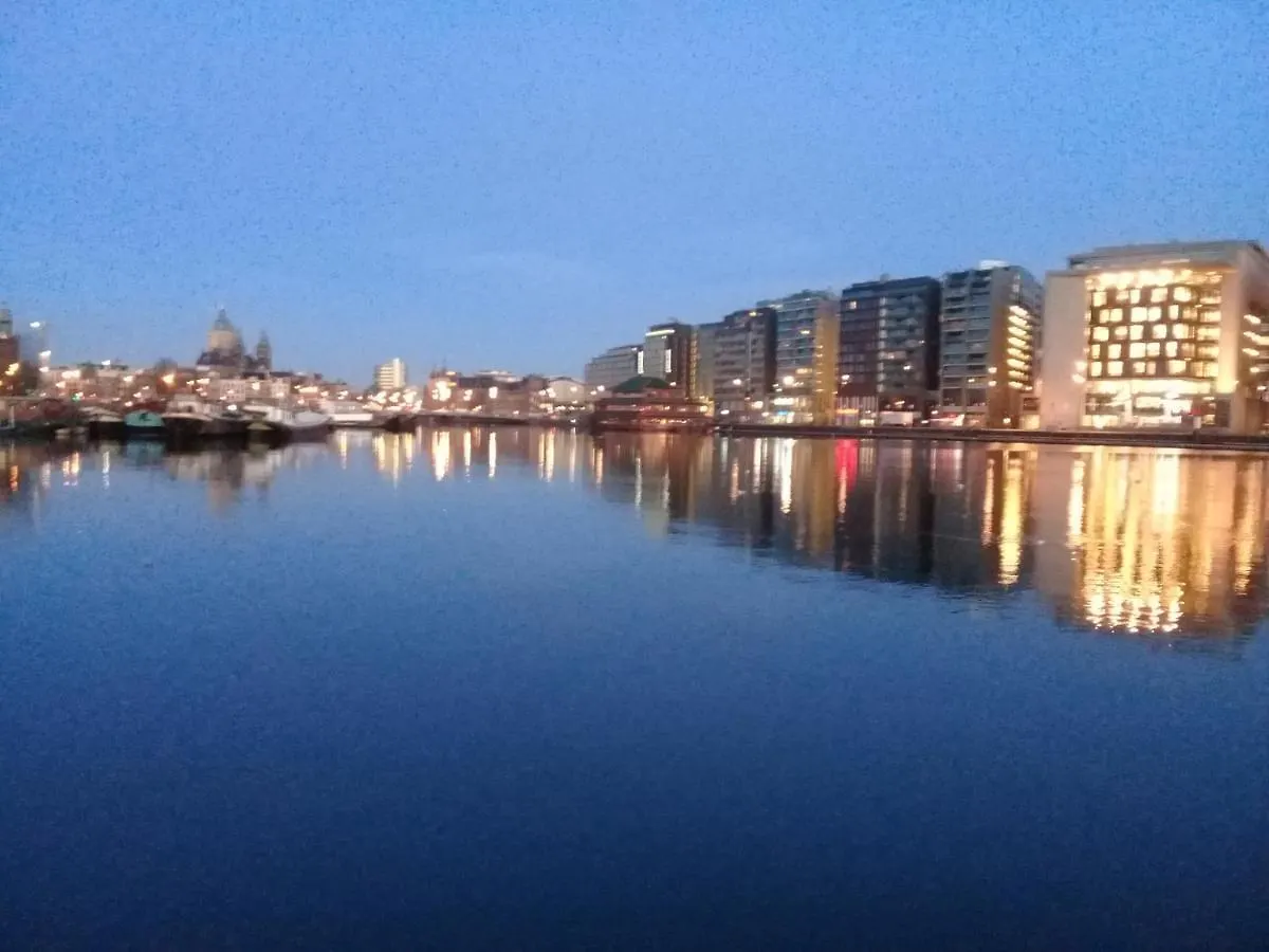 Hotel Botel Elodie Ámsterdam Países Bajos